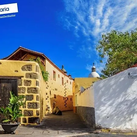 Apartment La Cuadra El Calabres